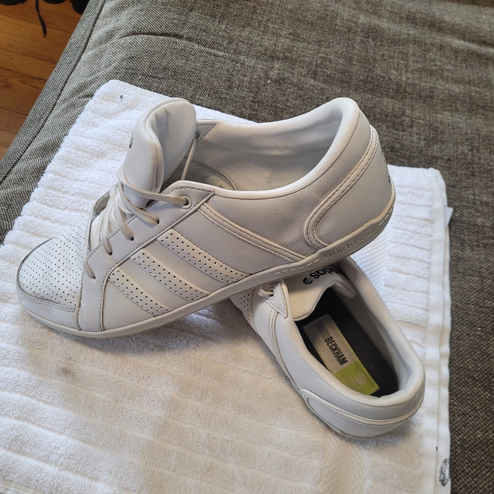 Mens sneakers